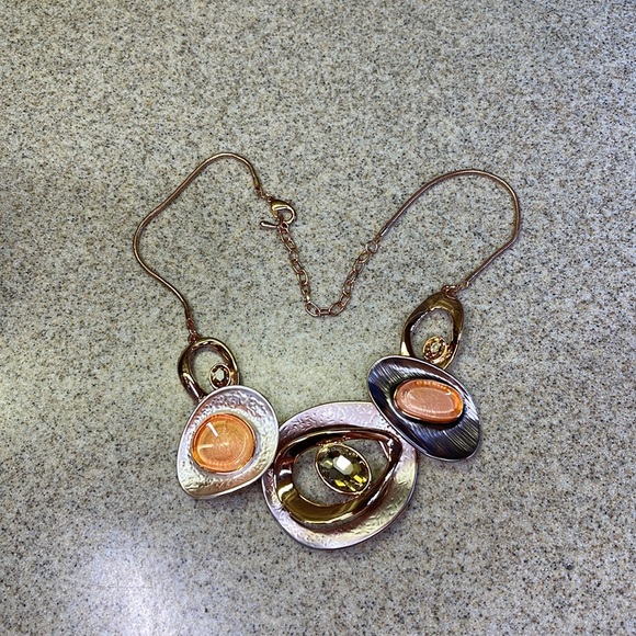 STATEMENT ROSE GOLD FASHION NECKLACE - Picture 12 of 16